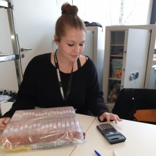 Miriam bei der Arbeit