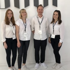 Janina arbeitet als Messehostess auf der Messe