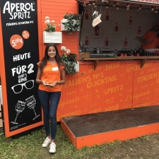Anissa bei der Arbeit