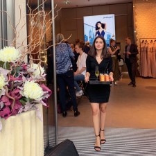 Su bei der Arbeit