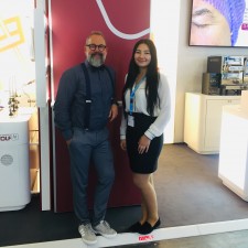 Nargiza arbeitet als Messehostess / Service  auf der Messe