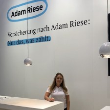 Katrin arbeitet als Promoter auf der Messe