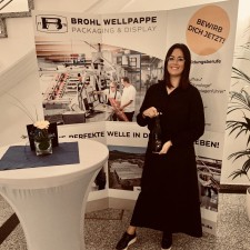 Celina bei der Arbeit