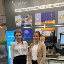 Tamara arbeitet als Messehostess auf der Messe